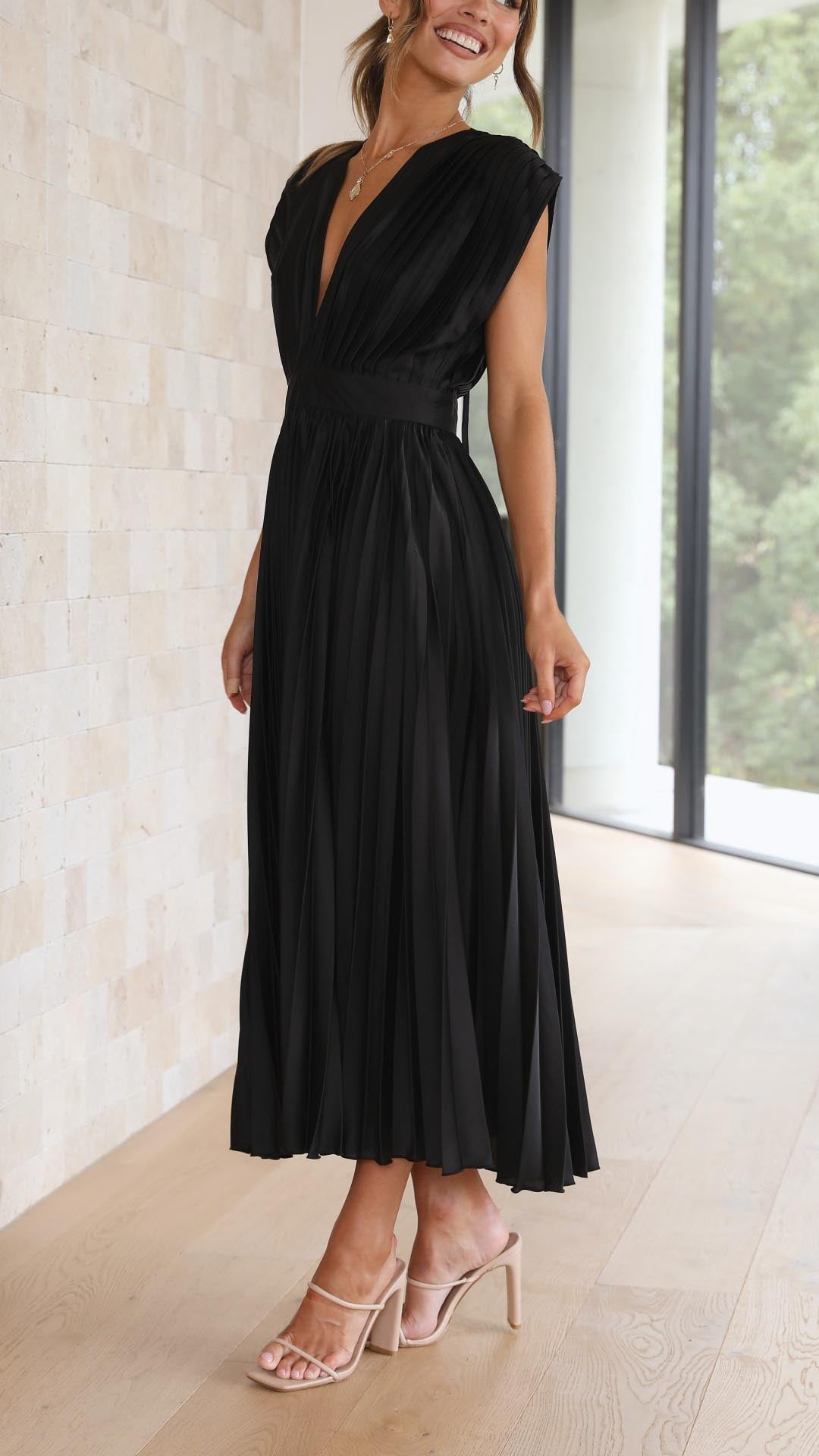 Maria | Women's Pleated V-Neck Maxi Dress