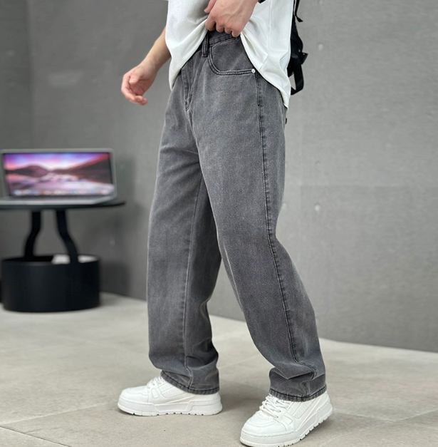 James | Men's Straight Leg Jeans
